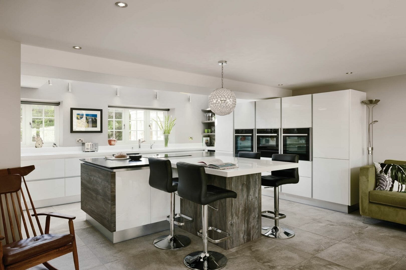 White gloss modern kitchen White gloss modern kitchen